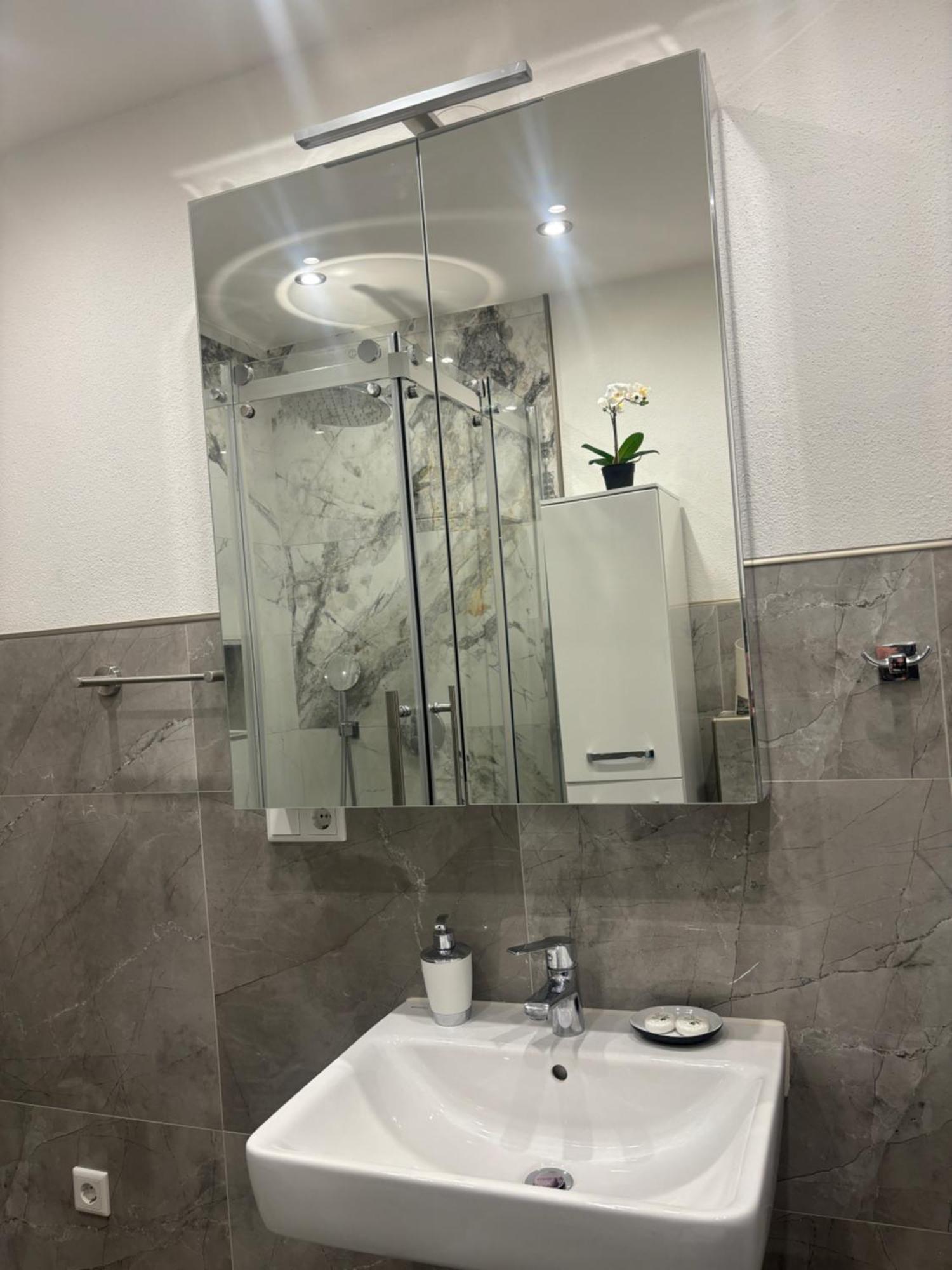 Lenti Duesseldorfer Apartment'S Luaran gambar